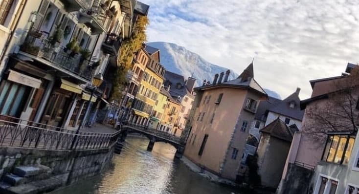 Le thiou dans la vieille ville d'Annecy